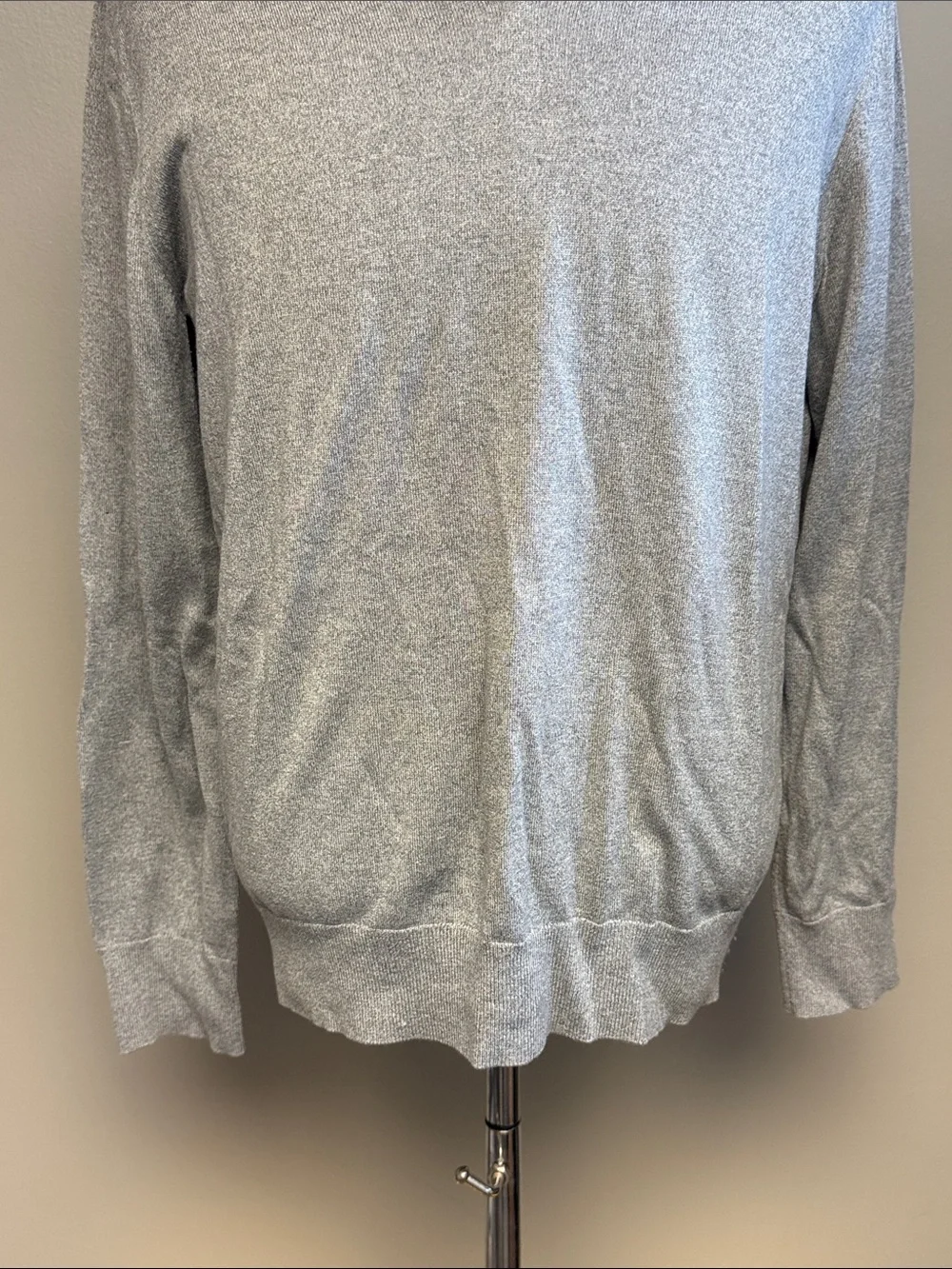 Banana Republic Luxury Blend Gray V-Neck Silk Cashmere Sweater Men’s L